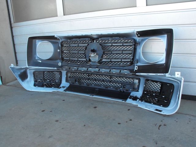 bontott MERCEDES-BENZ G-CLASS Első Lökhárító (Részeivel)