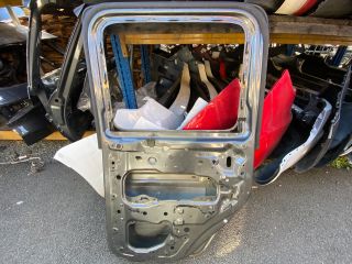 bontott MERCEDES-BENZ G-CLASS Jobb hátsó Ajtó (Üres lemez)