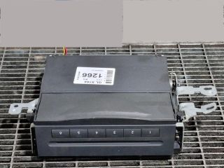 bontott MERCEDES-BENZ GL-CLASS CD / DVD Tár