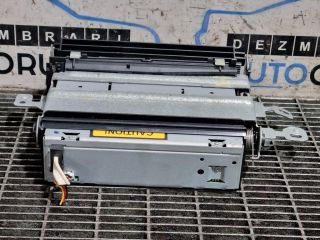 bontott MERCEDES-BENZ GL-CLASS CD / DVD Tár