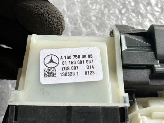 bontott MERCEDES-BENZ GL-CLASS Csomagtér Nyitó Kar / Gomb