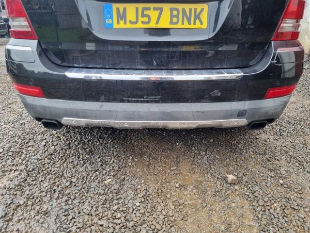 bontott MERCEDES-BENZ GL-CLASS Hátsó Lökhárító (Üresen)