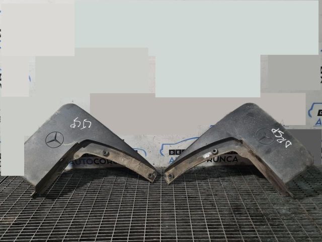 bontott MERCEDES-BENZ GL-CLASS Hátsó Sárvédő Gumi Pár