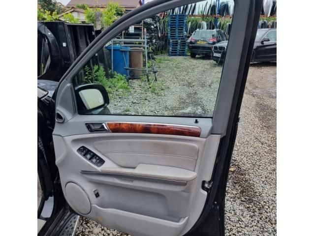 bontott MERCEDES-BENZ GL-CLASS Jobb első Ajtó (Üres lemez)
