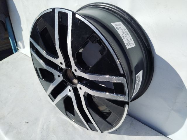 bontott MERCEDES-BENZ GLA Alufelni (1 db)