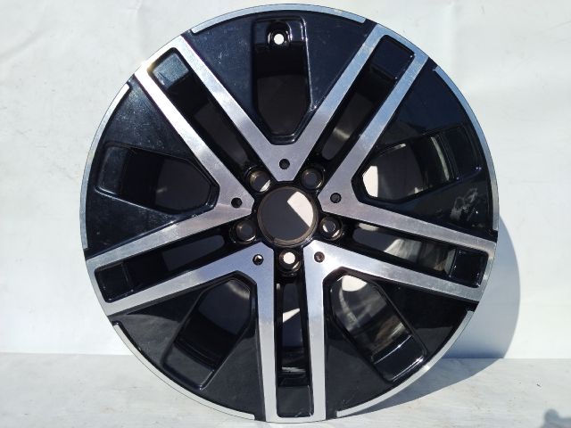 bontott MERCEDES-BENZ GLA Alufelni (1 db)