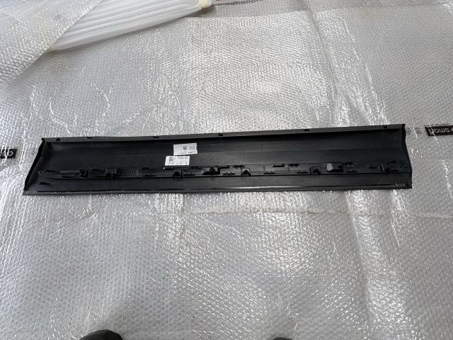 bontott MERCEDES-BENZ GLA Bal első Ajtó Díszléc