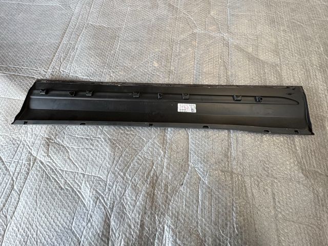 bontott MERCEDES-BENZ GLA Bal első Ajtó Díszléc