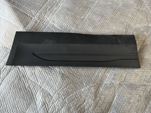 bontott MERCEDES-BENZ GLA Bal hátsó Ajtó Díszléc