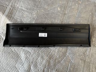 bontott MERCEDES-BENZ GLA Bal hátsó Ajtó Díszléc