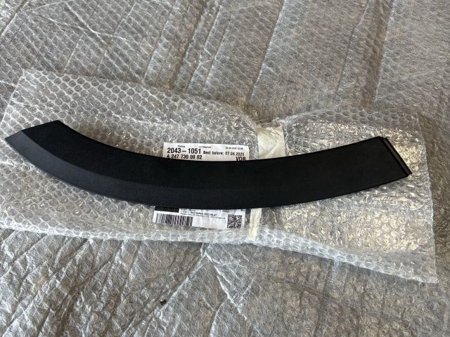 bontott MERCEDES-BENZ GLA Bal hátsó Sárvédő Díszléc