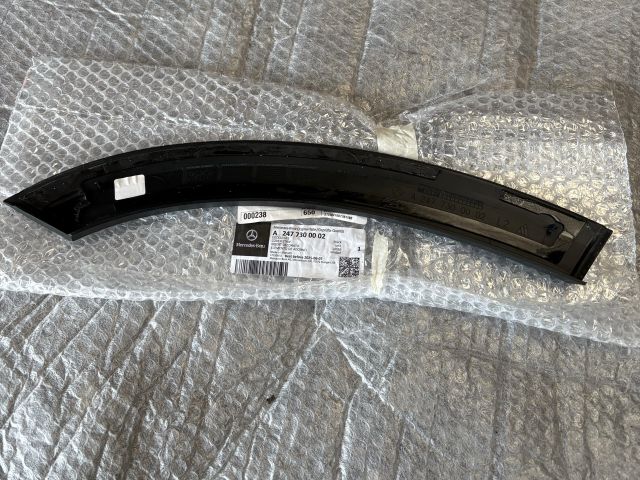 bontott MERCEDES-BENZ GLA Bal hátsó Sárvédő Díszléc