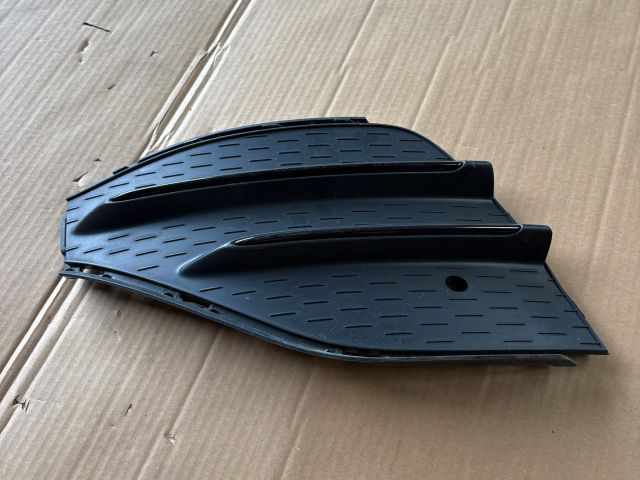 bontott MERCEDES-BENZ GLA Bal Ködlámpa Rács