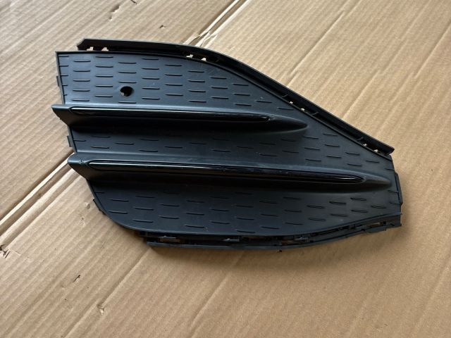 bontott MERCEDES-BENZ GLA Bal Ködlámpa Rács