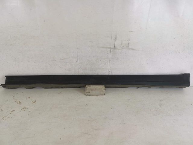 bontott MERCEDES-BENZ GLA Bal Küszöb