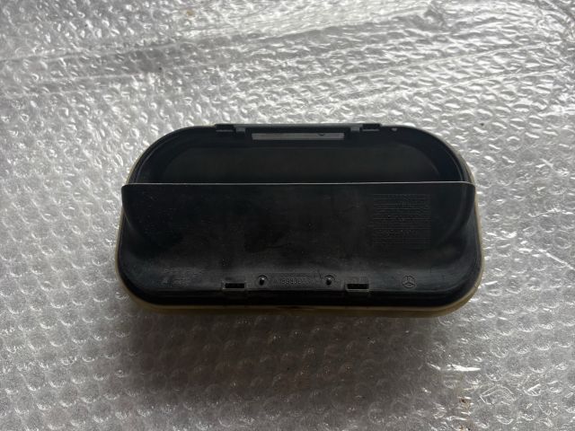 bontott MERCEDES-BENZ GLA-CLASS Csomagtér Szellőző Bal