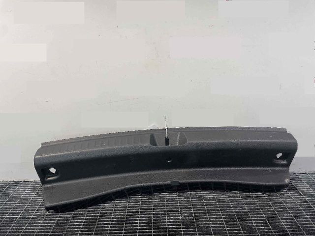 bontott MERCEDES-BENZ GLA-CLASS Csomagtérajtó Díszléc