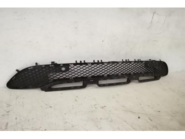 bontott MERCEDES-BENZ GLA-CLASS Első Lökhárító Alsó Középső Díszrács