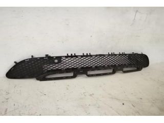 bontott MERCEDES-BENZ GLA-CLASS Első Lökhárító Alsó Középső Díszrács