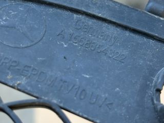 bontott MERCEDES-BENZ GLA-CLASS Első Lökhárító Alsó Középső Díszrács