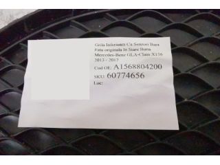 bontott MERCEDES-BENZ GLA-CLASS Első Lökhárító Alsó Középső Díszrács
