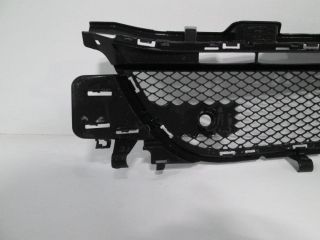 bontott MERCEDES-BENZ GLA-CLASS Első Lökhárító Alsó Középső Díszrács