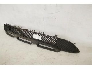 bontott MERCEDES-BENZ GLA-CLASS Első Lökhárító Alsó Középső Díszrács