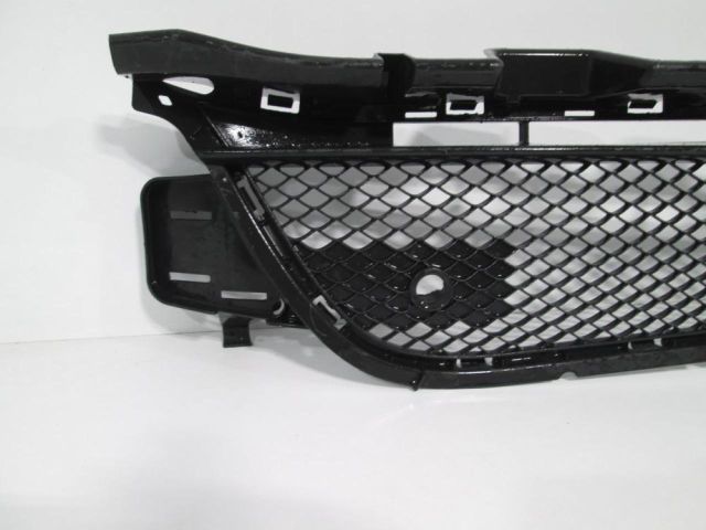 bontott MERCEDES-BENZ GLA-CLASS Első Lökhárító Alsó Középső Díszrács