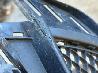 bontott MERCEDES-BENZ GLA-CLASS Első Lökhárító Alsó Középső Díszrács