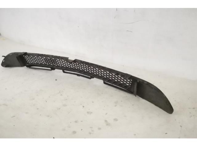 bontott MERCEDES-BENZ GLA-CLASS Első Lökhárító Alsó Középső Díszrács