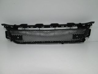 bontott MERCEDES-BENZ GLA-CLASS Első Lökhárító Alsó Középső Díszrács