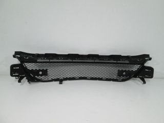 bontott MERCEDES-BENZ GLA-CLASS Első Lökhárító Alsó Középső Díszrács