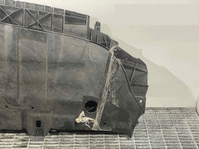 bontott MERCEDES-BENZ GLA-CLASS Első Lökhárító Alsó Tálca