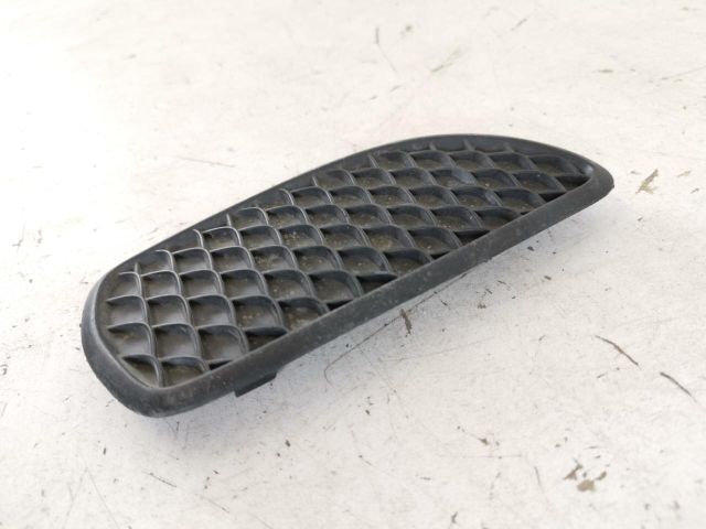 bontott MERCEDES-BENZ GLA-CLASS Első Lökhárító Díszléc