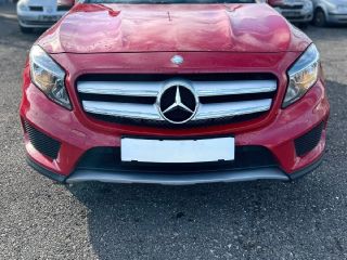 bontott MERCEDES-BENZ GLA-CLASS Első Lökhárító (Részeivel)