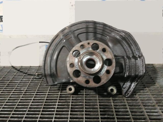 bontott MERCEDES-BENZ GLA-CLASS Bal első Csonkállvány