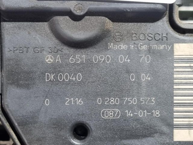 bontott MERCEDES-BENZ GLA-CLASS Fojtószelep (Elektromos)