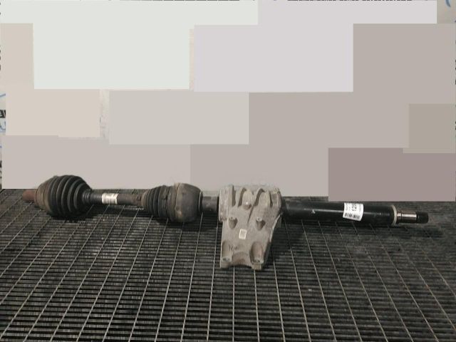 bontott MERCEDES-BENZ GLA-CLASS Jobb Féltengely