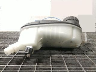 bontott MERCEDES-BENZ GLA-CLASS Kiegyenlítő Tartály