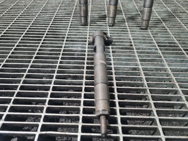 bontott MERCEDES-BENZ GLA-CLASS Porlasztó (1 db)