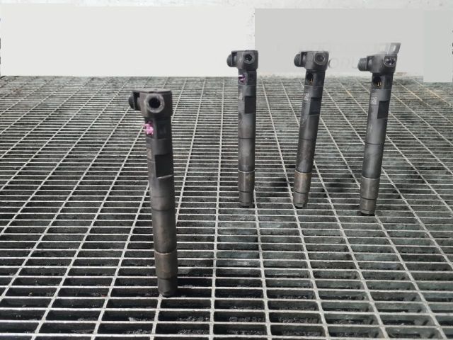 bontott MERCEDES-BENZ GLA-CLASS Porlasztó (1 db)