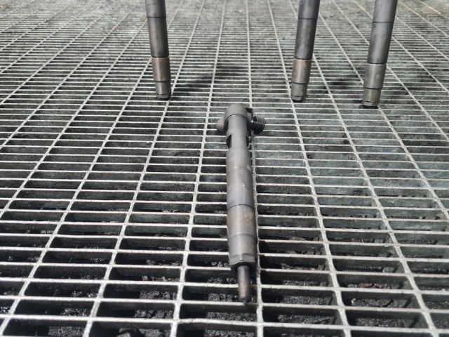 bontott MERCEDES-BENZ GLA-CLASS Porlasztó (1 db)