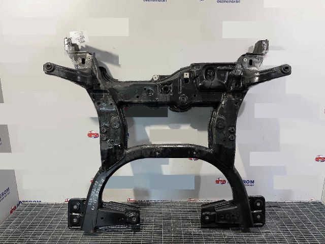 bontott MERCEDES-BENZ GLA-CLASS Első Bölcső