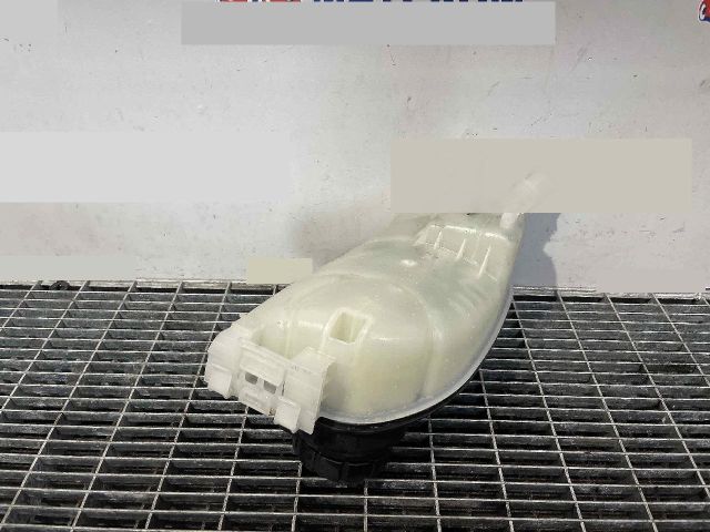 bontott MERCEDES-BENZ GLA-CLASS Kiegyenlítő Tartály