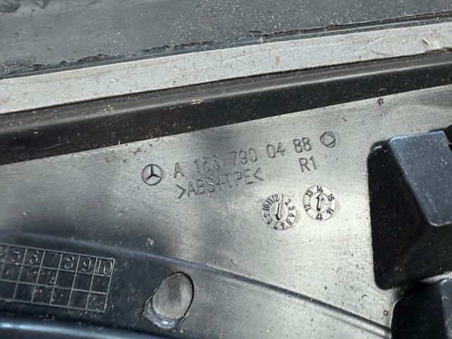 bontott MERCEDES-BENZ GLA-CLASS Hátsó Szélvédő Díszléc