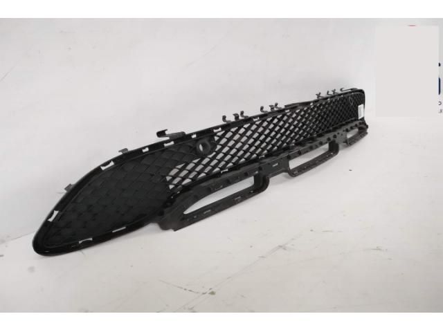 bontott MERCEDES-BENZ GLA-CLASS Hűtőrács