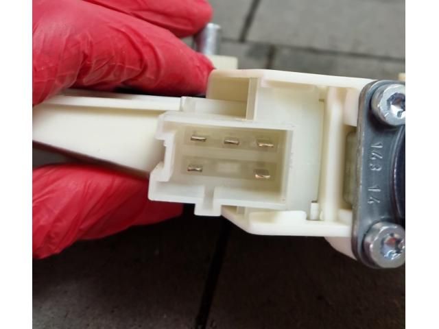 bontott MERCEDES-BENZ GLA-CLASS Jobb első Ablakemelő Motor