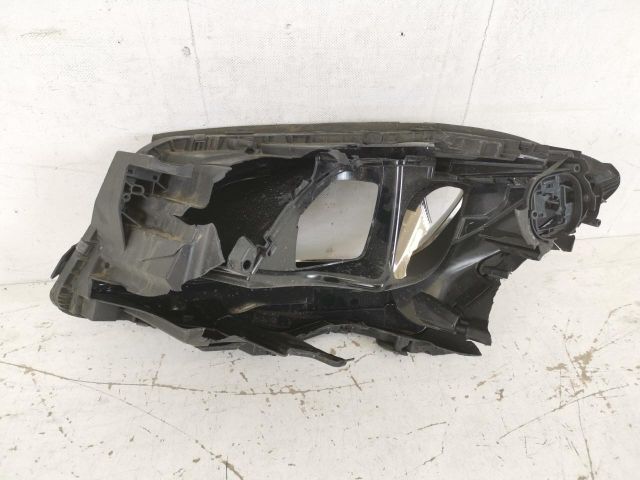 bontott MERCEDES-BENZ GLA-CLASS Jobb első Lámpabúra