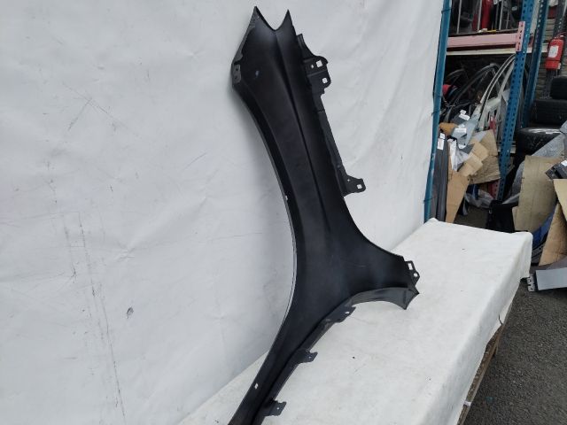 bontott MERCEDES-BENZ GLA-CLASS Jobb első Sárvédő