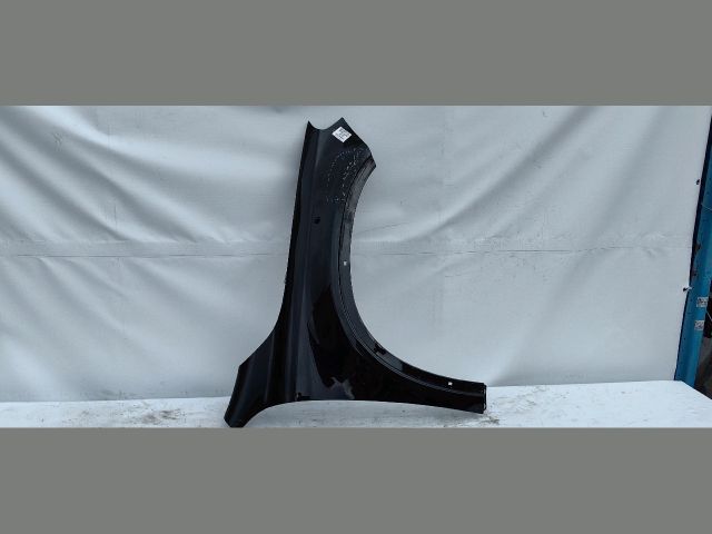 bontott MERCEDES-BENZ GLA-CLASS Jobb első Sárvédő